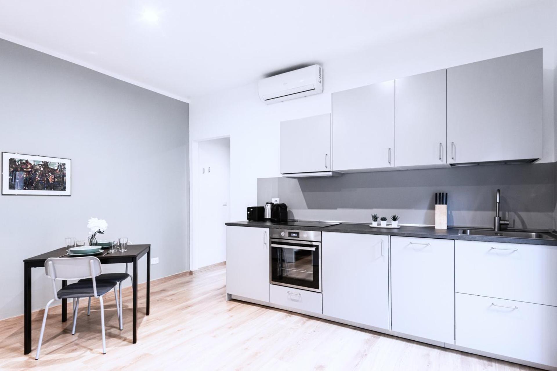 Easylife - Studio Con Balcone In Risorgimento Appartamento